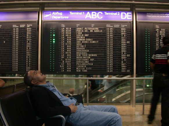 To sleep in airport Tips to sleep in the airport