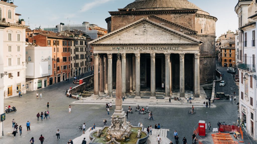 Pantheon must visit place in Rome