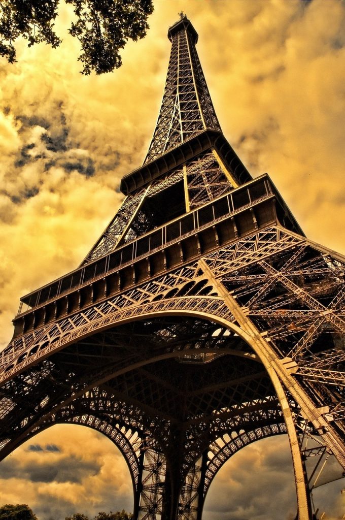 visit Paris in the best time