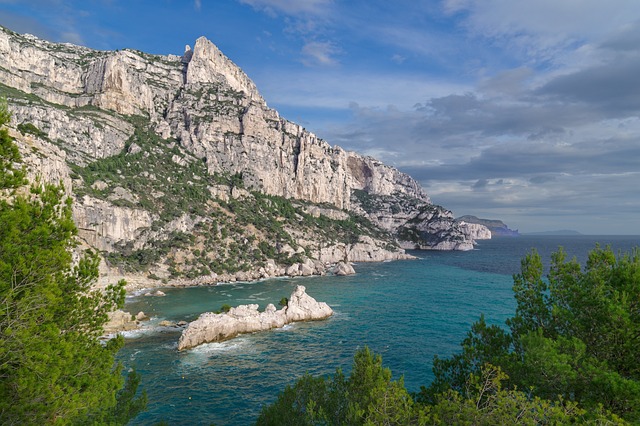 The 14 most beautiful beaches in France: Calanque d’En-Vau, Cassis
