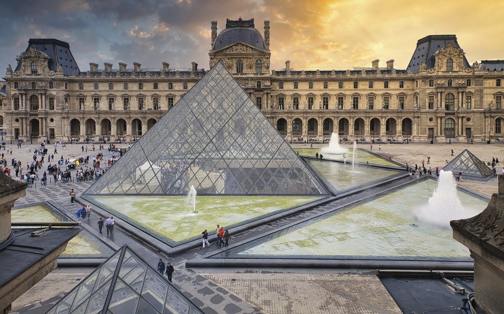 Affordable Things to Do In Paris: Louvre Museum
