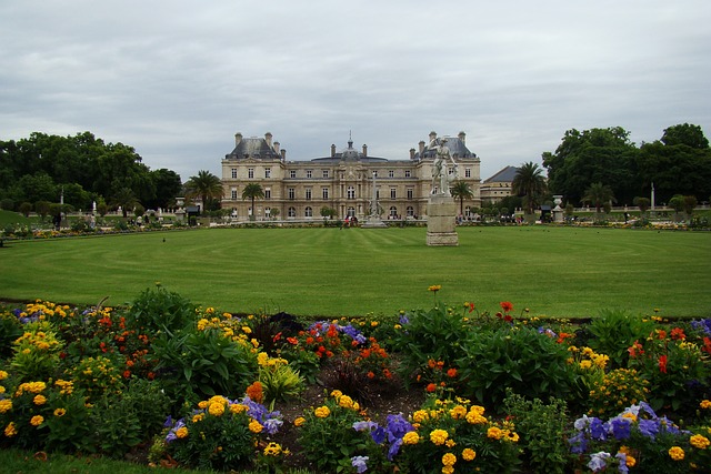  Luxembourg Gardens with palace backdrop.