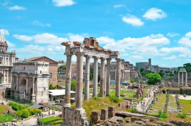 Spring in Rome: Perfect time to explore the Roman Forum's ancient splendor.